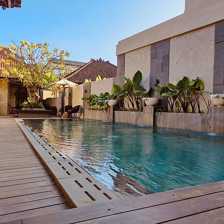 Rabasta Enjoy Kuta Hotel Kuta  Ngoại thất bức ảnh